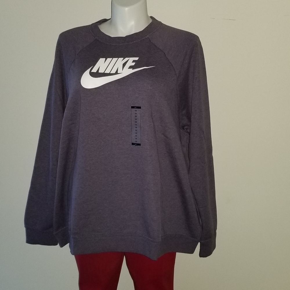 NIKE PLUS SIZE SWEATSHIRT (NWT)